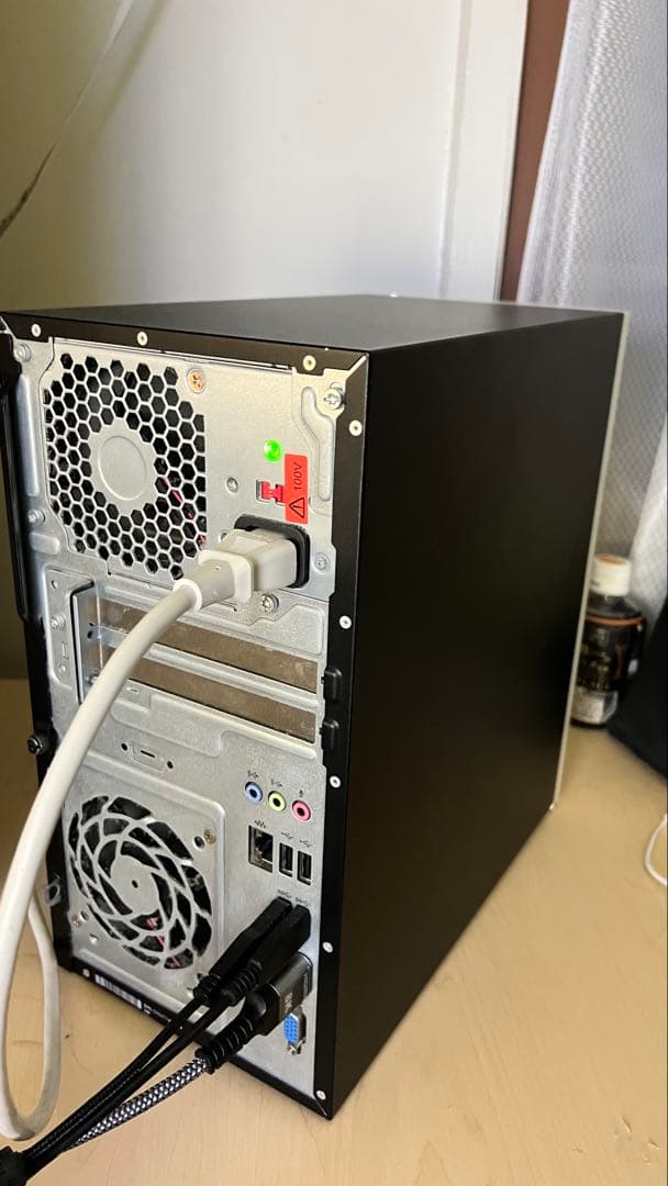 HP Pavilion デスクトップPC ホワイト/ブラック