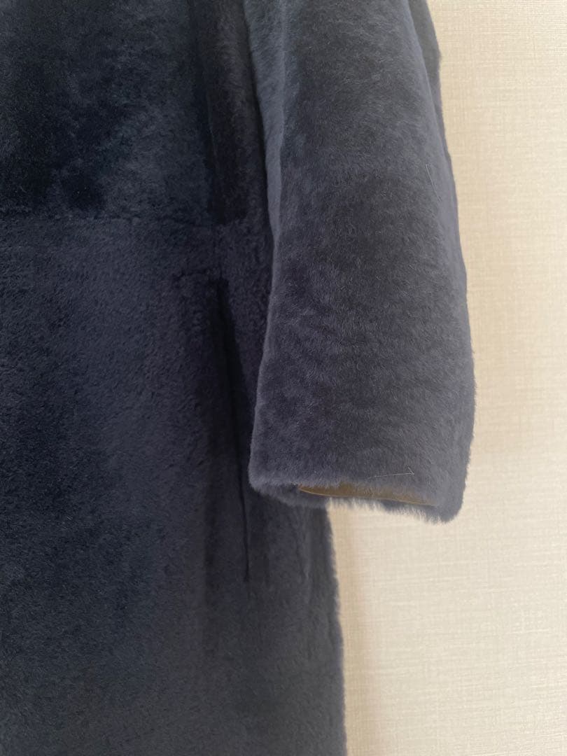 ネイビー×カーキリバーシブル　ムートン素材 ロングコート