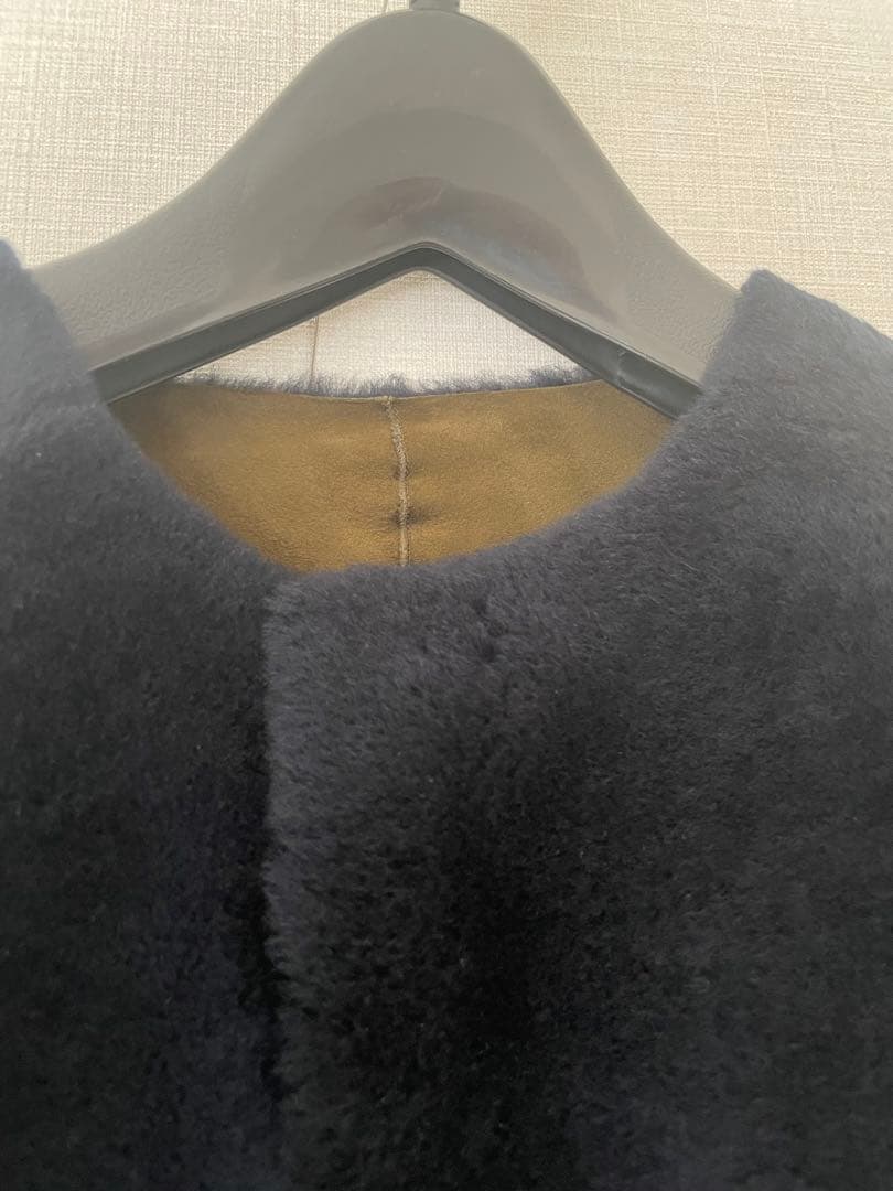 ネイビー×カーキリバーシブル　ムートン素材 ロングコート