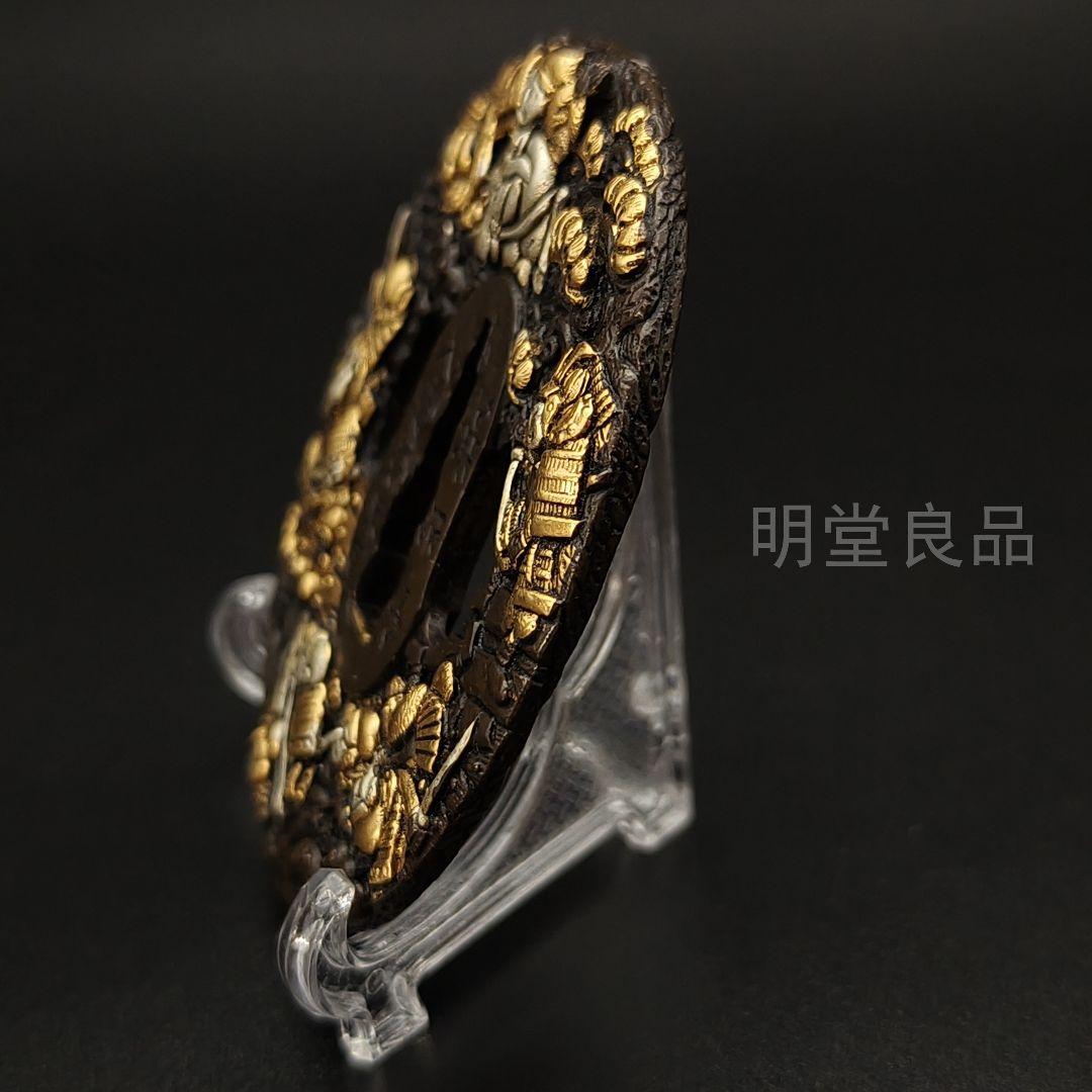 日本刀装具　刀鍔　合戦の図　銅地　細工　金銀メッキ　刀剣美