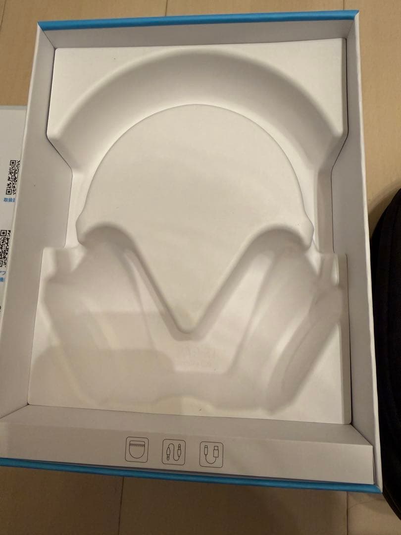 soundcore Space One Pro 3000円のケース付き