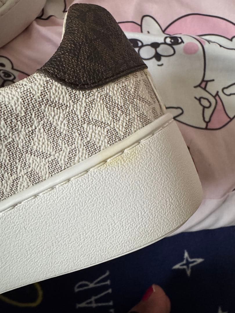 唄い屋新品MICHAEL KORS ロゴ入り厚底スニーカー