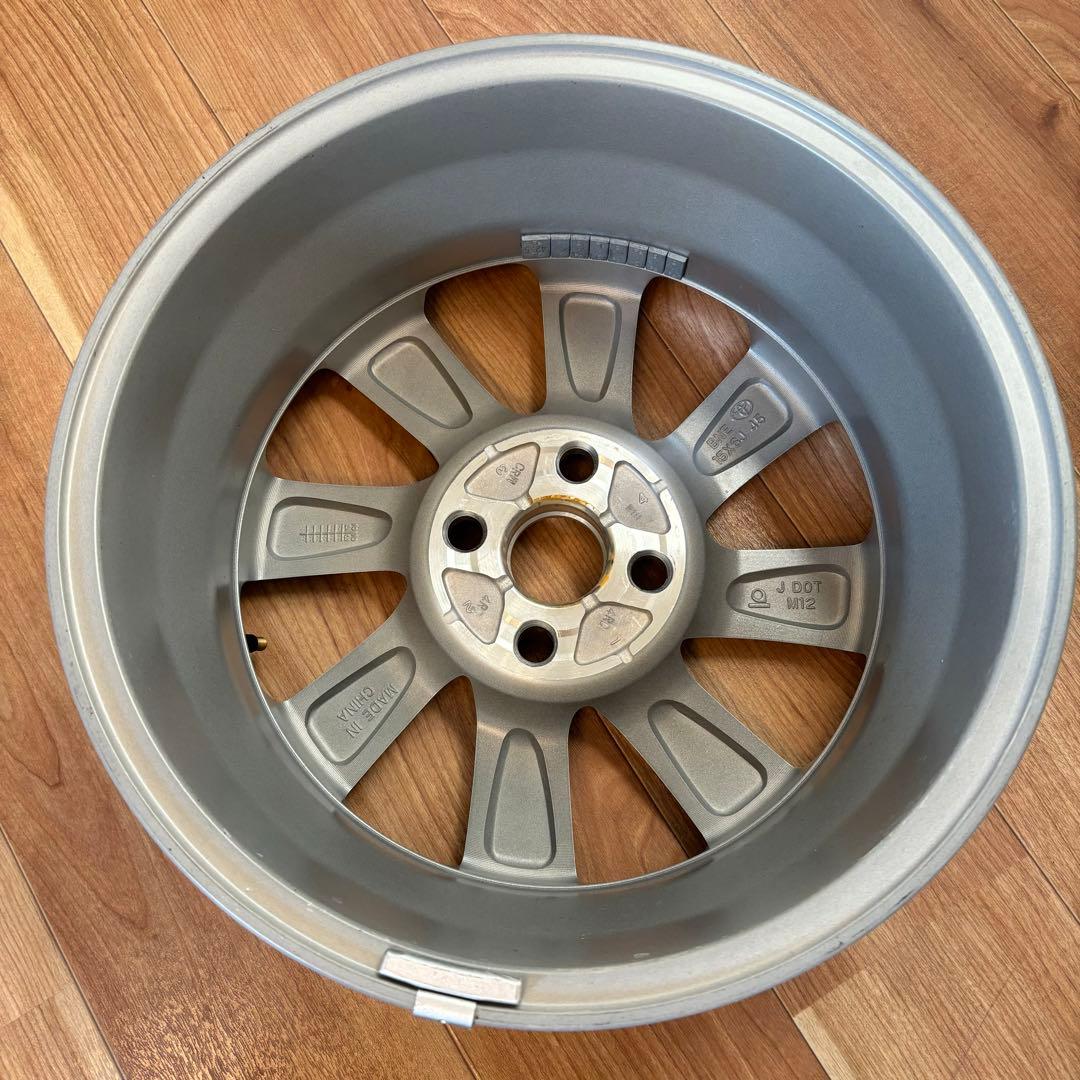 【新車外し品】トヨタ　アクアZ純正ホイール　15インチ