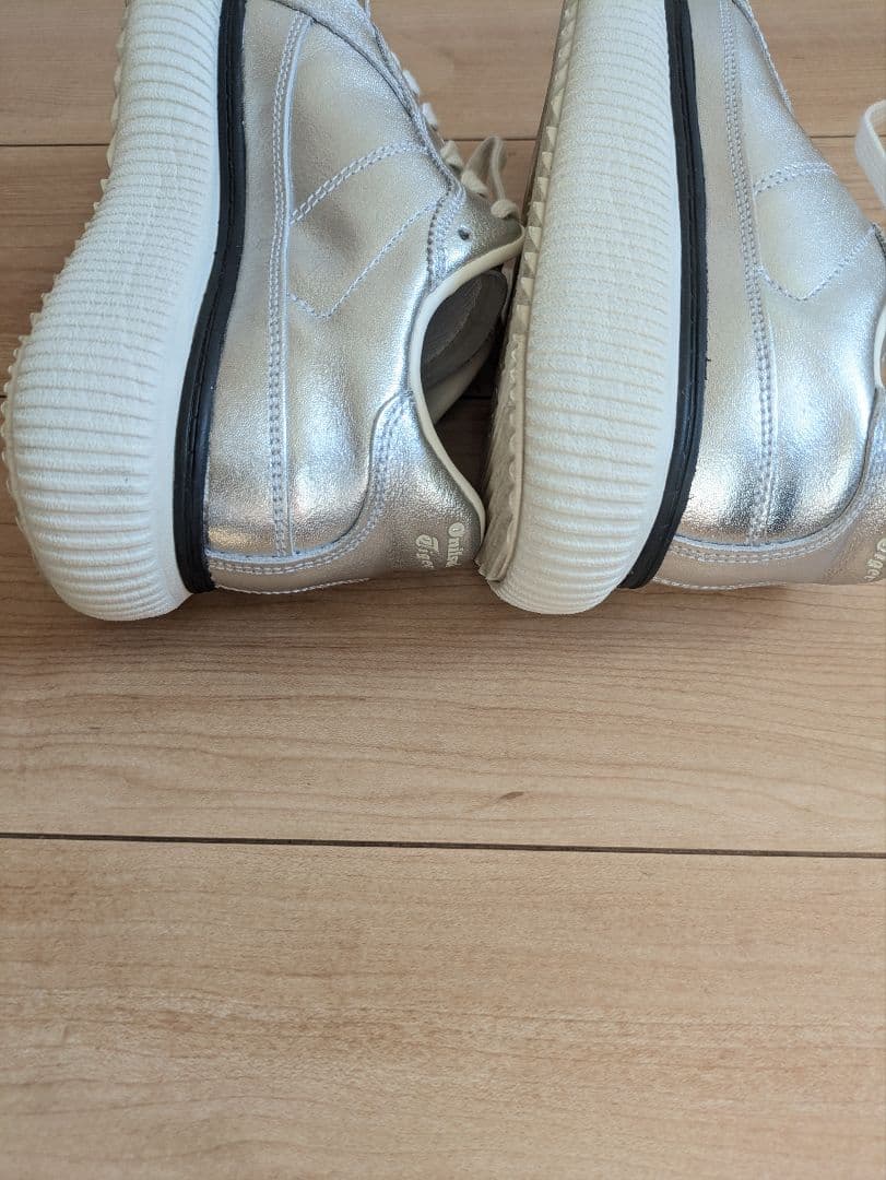 OnitsukaTigerオニツカタイガー　DELECITY　シルバー　22.5