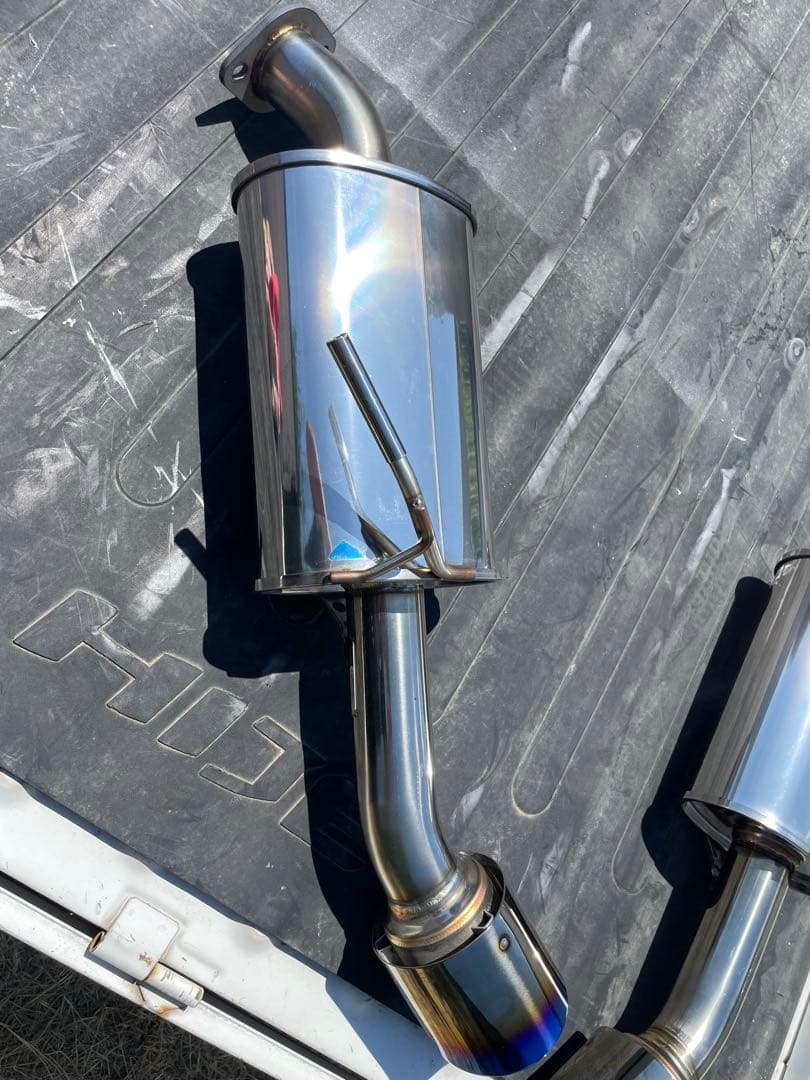 ３７スカイライン用　柿本改マフラー