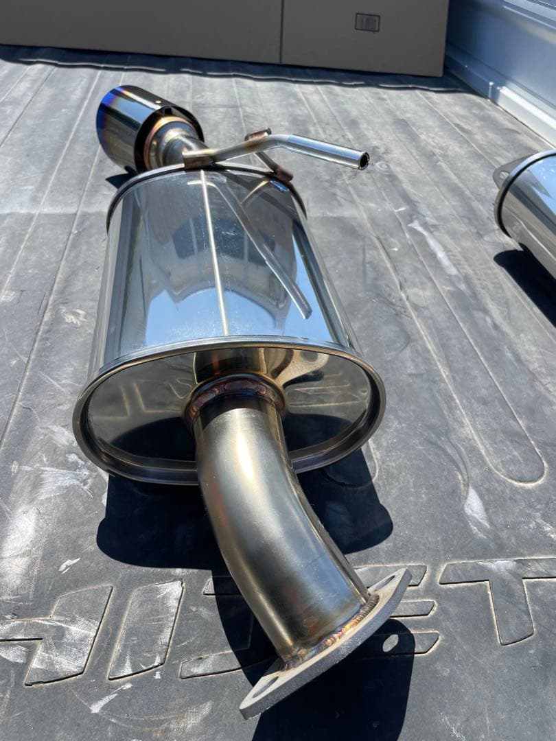 ３７スカイライン用　柿本改マフラー