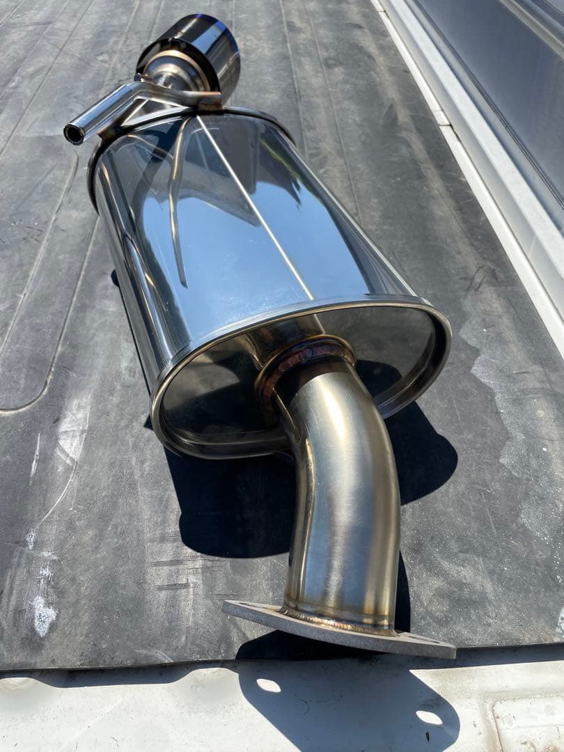 ３７スカイライン用　柿本改マフラー