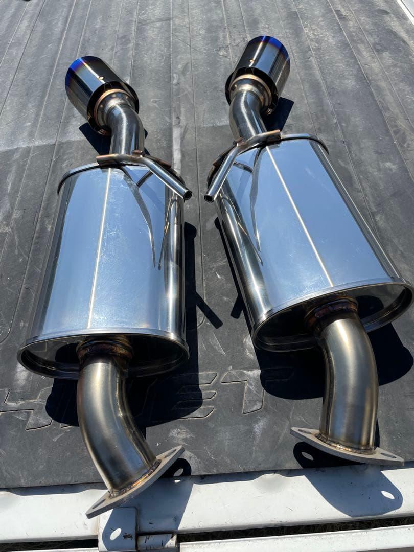 ３７スカイライン用　柿本改マフラー