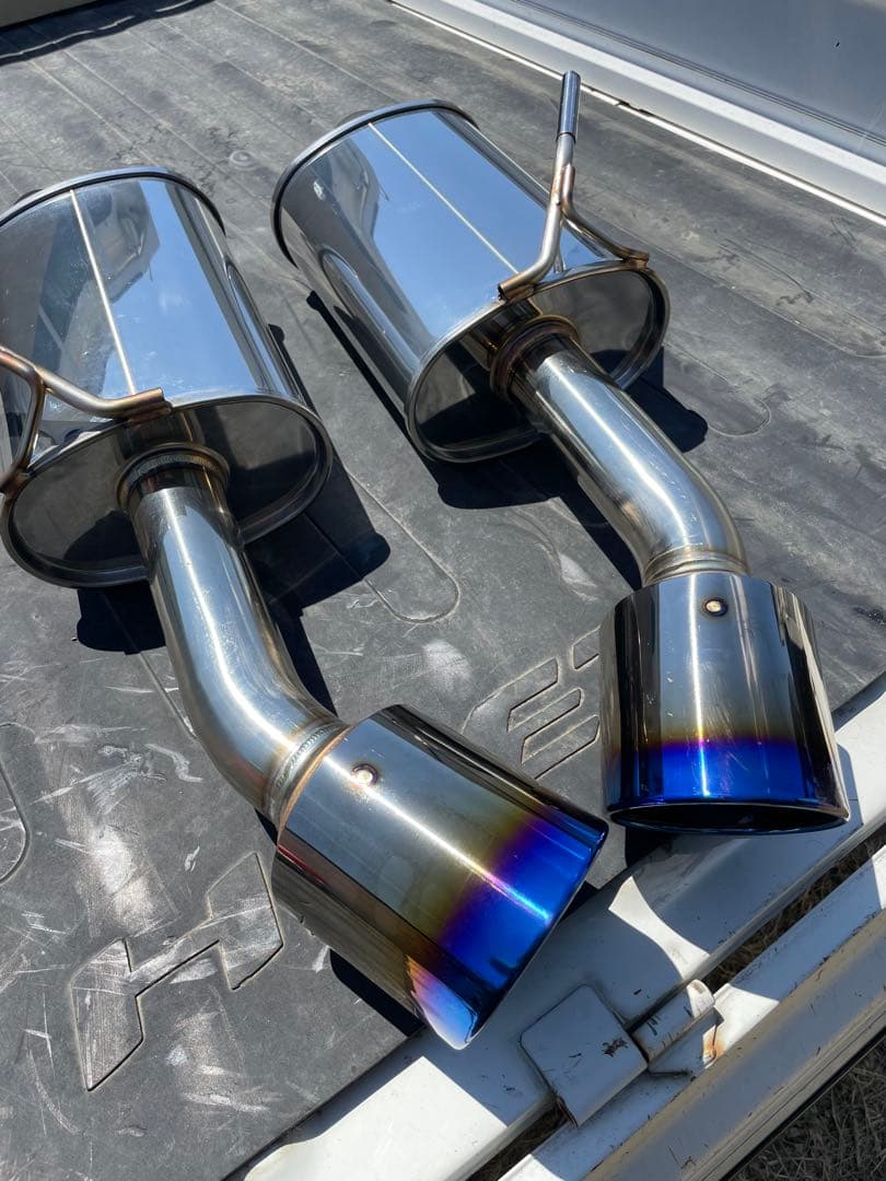 ３７スカイライン用　柿本改マフラー