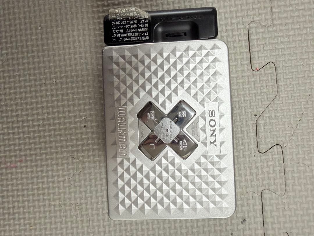【本日限定】【動作確認済み】　SONY カセットウォークマン WM-EX655