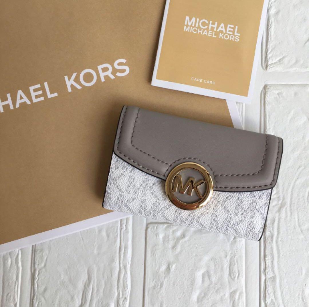 新品 マイケルコース MICHEAL KORS グレー キーケース