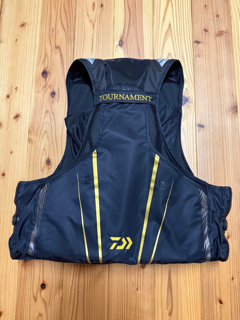 Daiwa トーナメント　フローティングベスト　DF3023T サイズXL