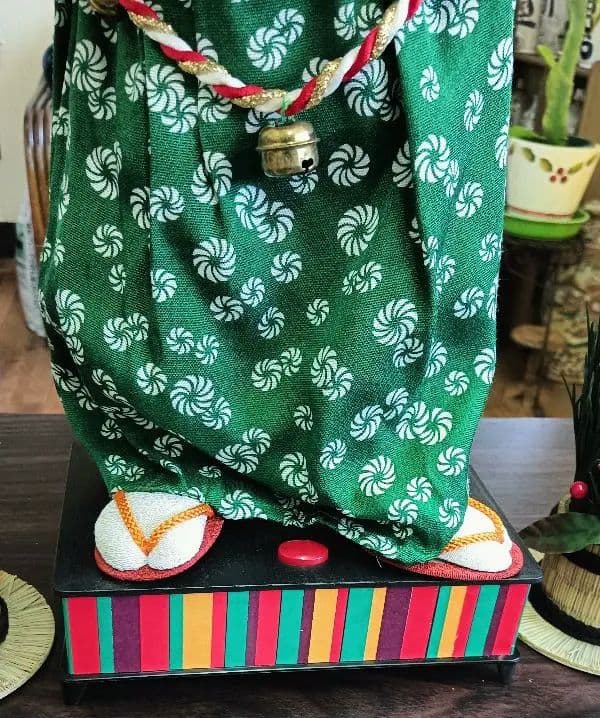 縁起物 踊る獅子舞 門松２つ付き ダンシング獅子舞 お正月 笛や太鼓 お囃子