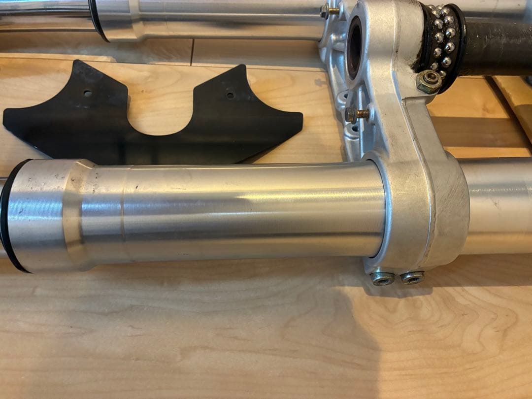 ドゥカティ モンスター S4 フロントフォーク