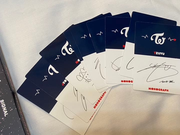 K-POP・アジア TWICE SIGNAL monograph