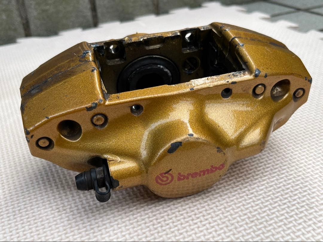 ブレンボ ゴールドキャリバー 2POT