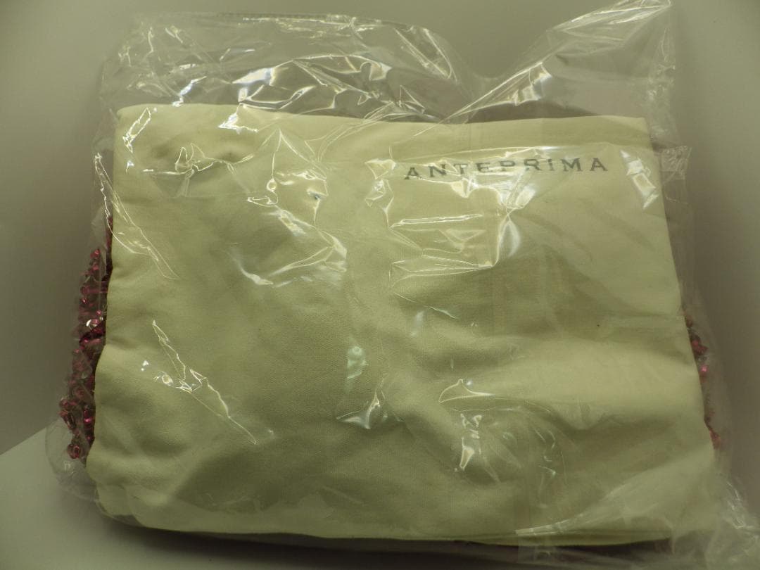 アンテプリマ　ワイヤーバック　ピンク　（ビーズ装飾ピンクパーティーバッグ）