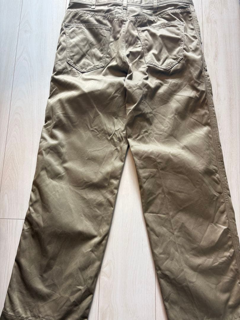 セリーヌ　チノパン