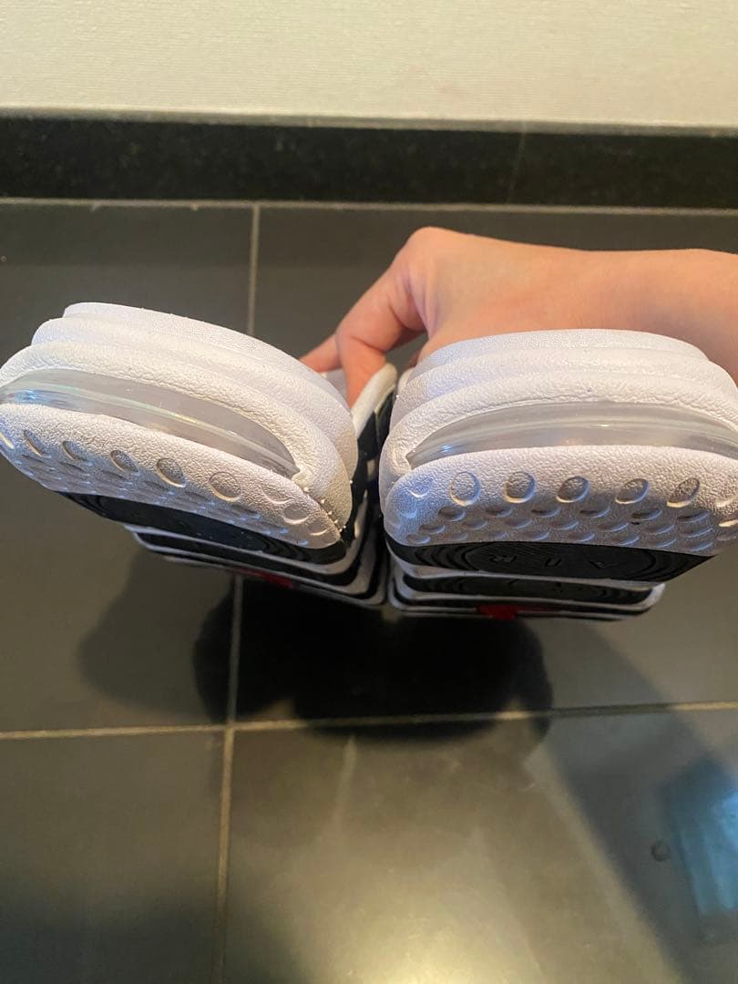 Nike エアモア　アップテンポサンダル