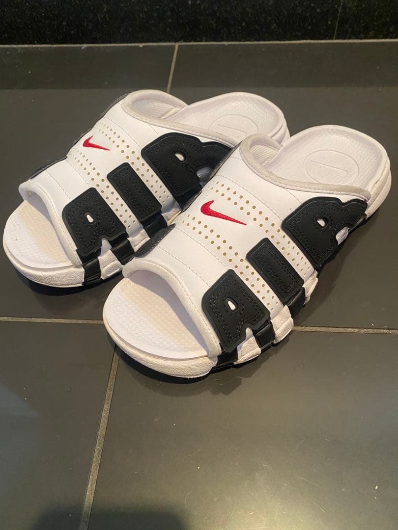 Nike エアモア　アップテンポサンダル