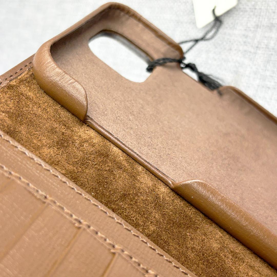 未使用グッチ★iphone15 スマホカバー 手帳型ケース GG柄 茶 箱＆袋