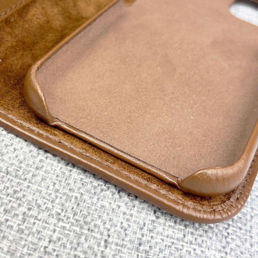 未使用グッチ★iphone15 スマホカバー 手帳型ケース GG柄 茶 箱＆袋