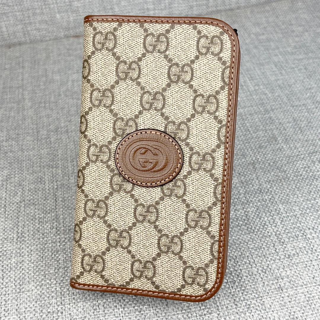 未使用グッチ★iphone15 スマホカバー 手帳型ケース GG柄 茶 箱＆袋