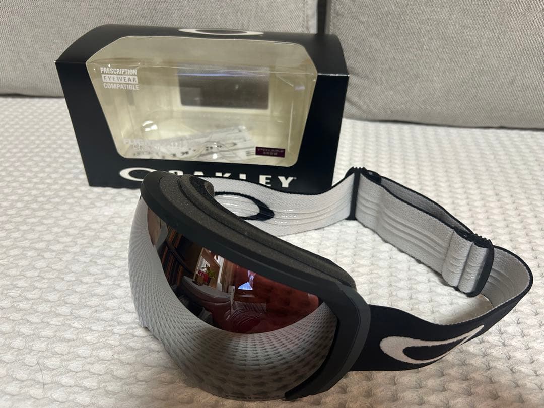 Oakley スキー・スノーボードゴーグル ミラーレンズ（一回使用の美品）