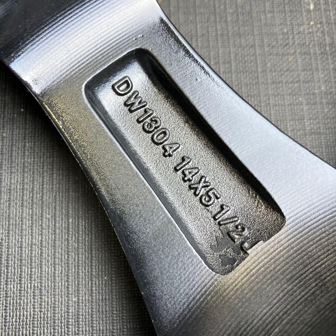 SMACK LAVINE 14×5.5 4/100 +40 4本セットスマック