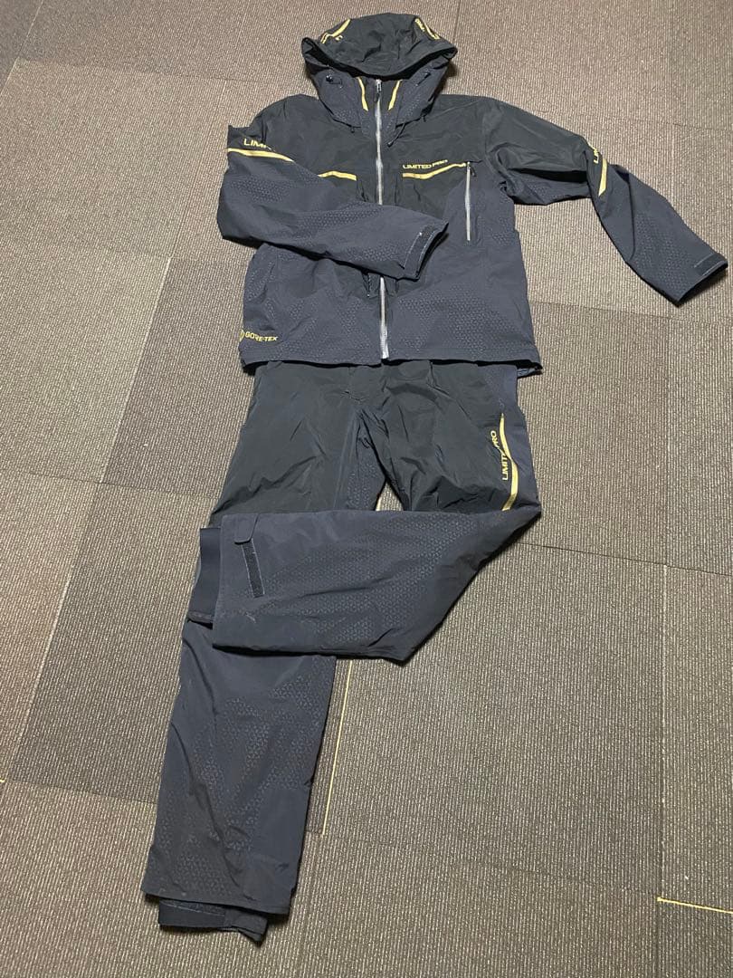 シマノ　リミテッドプロ　RT-111V ゴアテックスプロテクティブスーツ