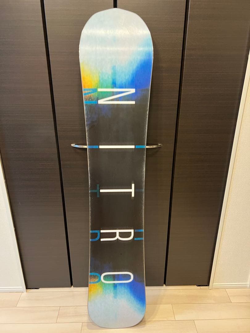 ナイトロNITROスノーボード板 23-24 CINEMA シネマ　152cm