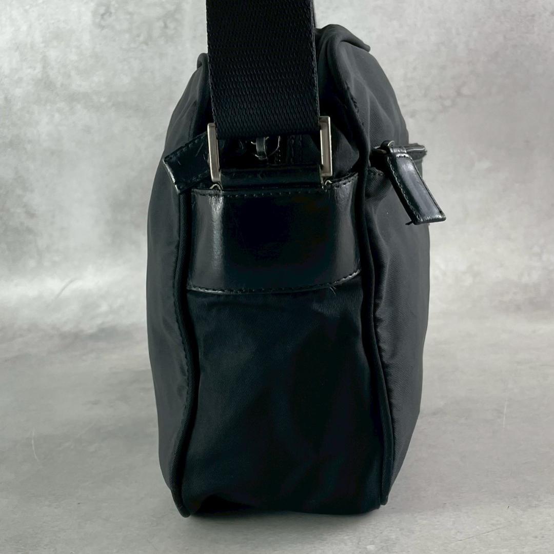 美品✨プラダ ショルダーバッグ カメラバッグ 三角ロゴ テスート ネロ ナイロン