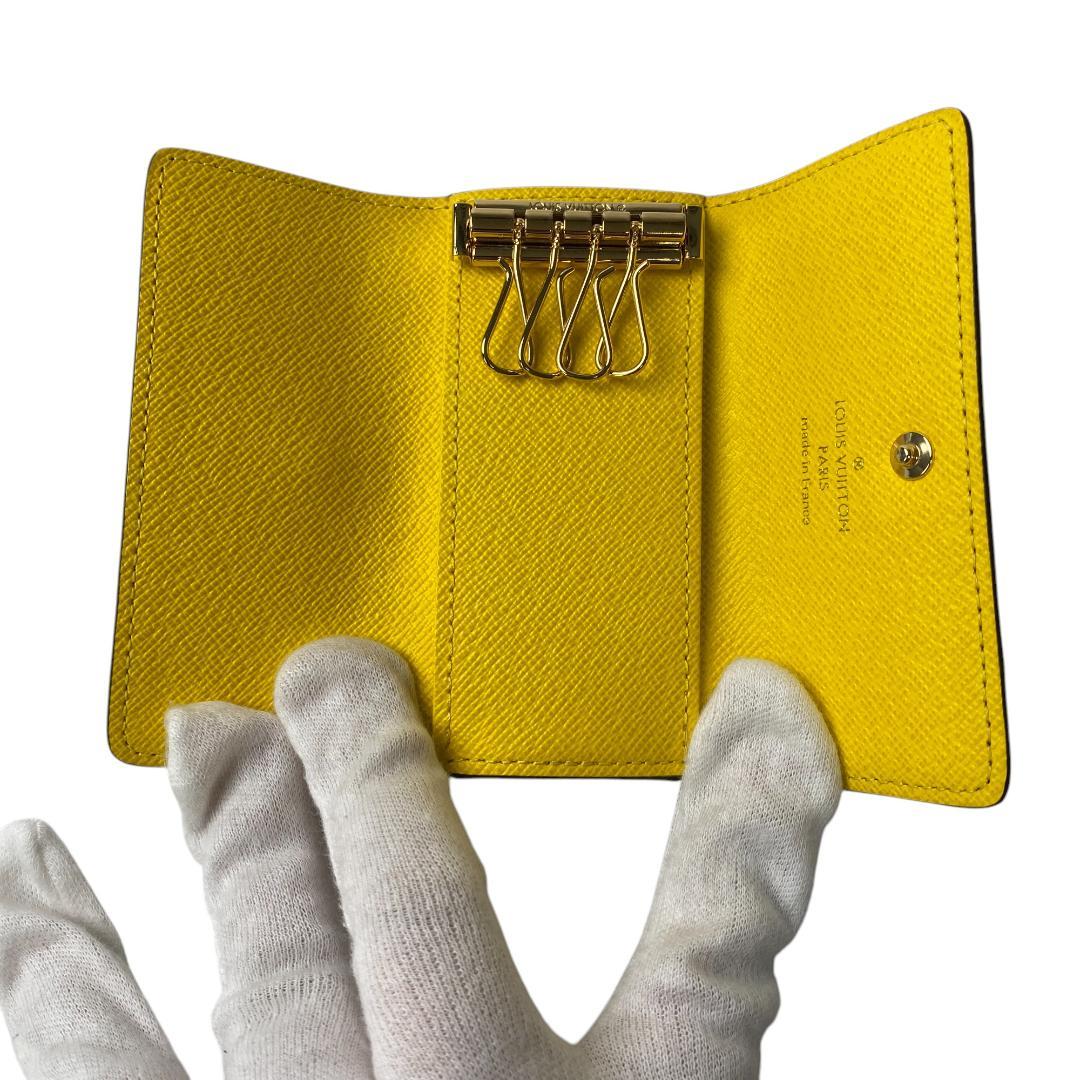 未使用 ルイ ヴィトン モノグラム ジョーヌ ミュルティクレ 4 キーケース.