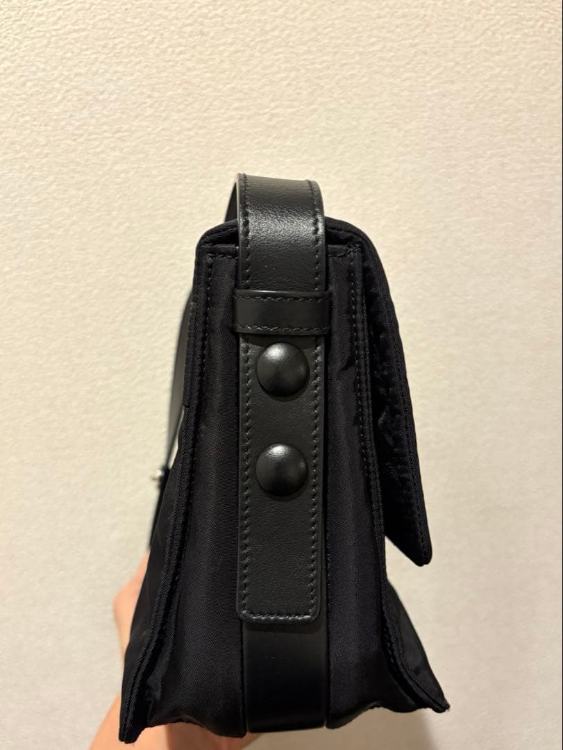 PRADA プラダ　ショルダーバッグ　スモール パデッド Re-Nylon