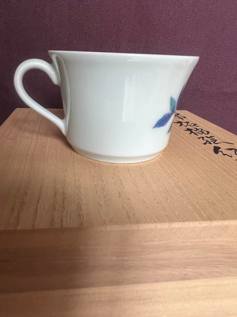 今右衛門窯　14代　錦柘榴絵紅茶碗　とも箱付き