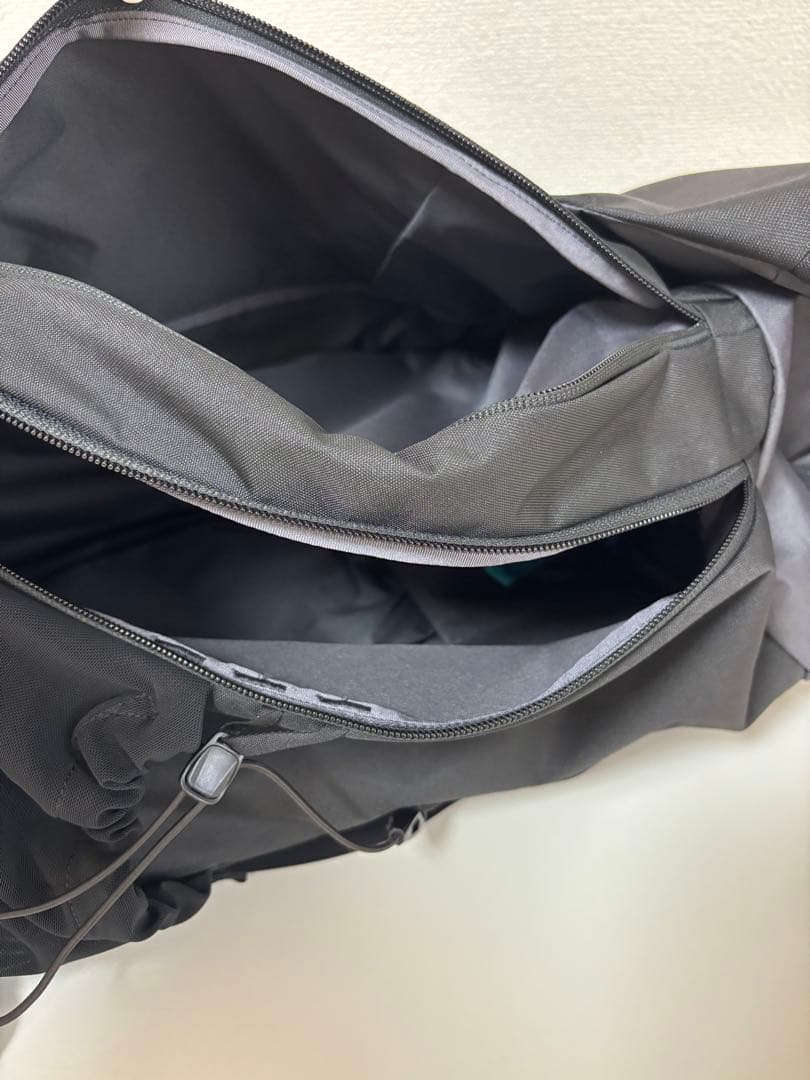 専用【美品】Arc'teryx マンティス30 アークテリクス黒バックパック