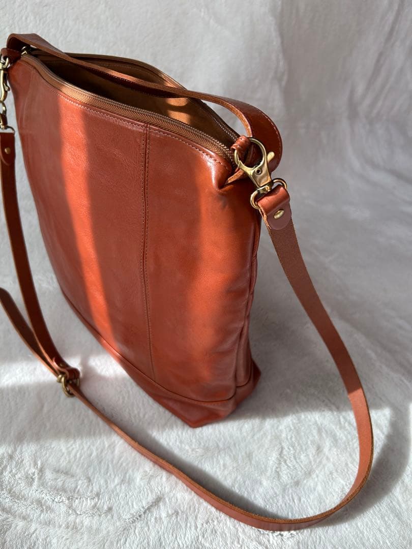 るみIL BISONTE レザーショルダートートバッグ キャメル