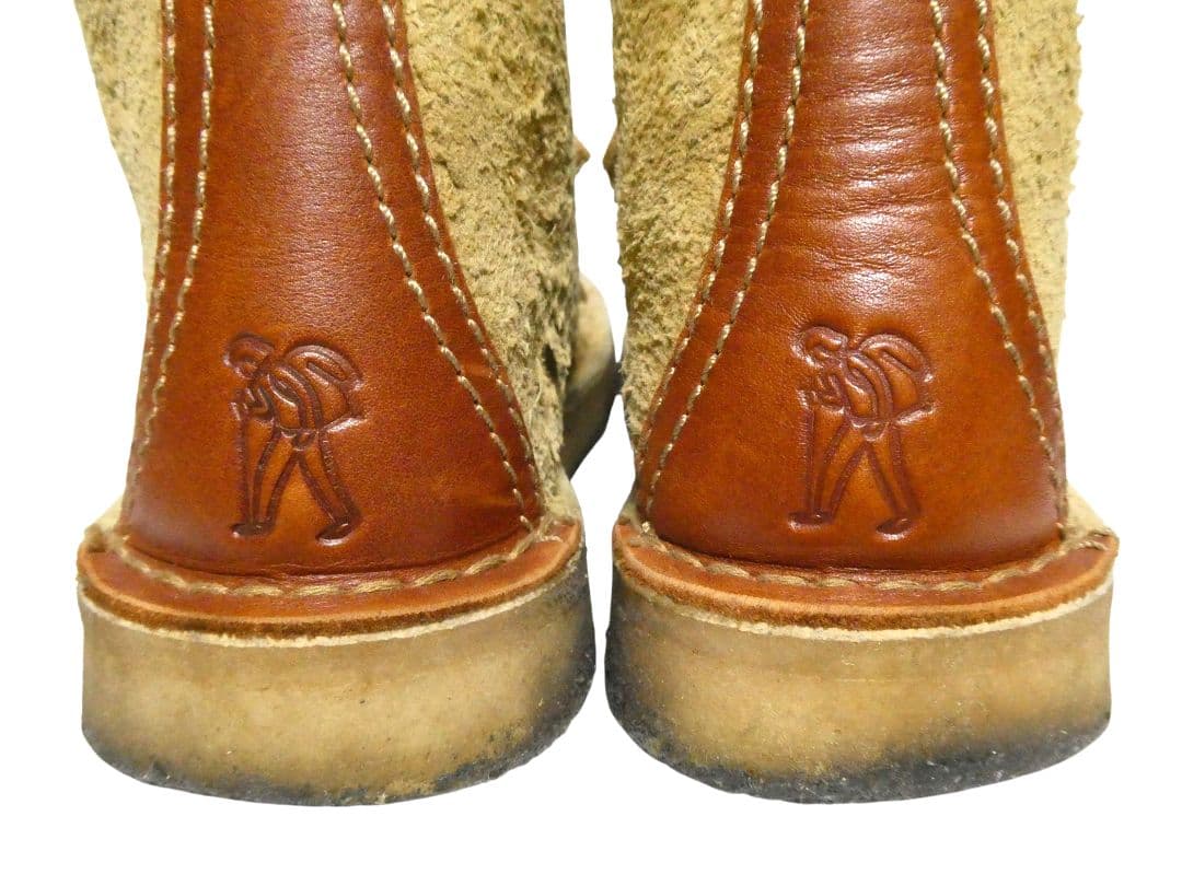 人気モデル！美品！クラークスClarksデザートトレックハイ27.5ベージュ