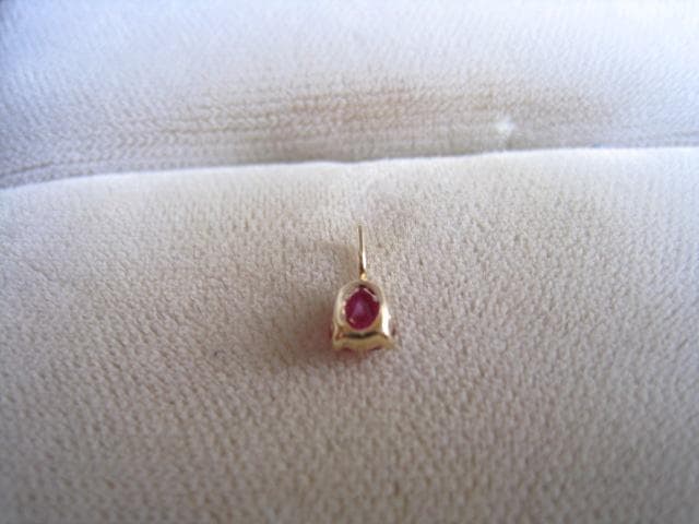 ☆素敵！きらきら絶品天然ルビー0.30ct k18金イエローゴールドペンダント