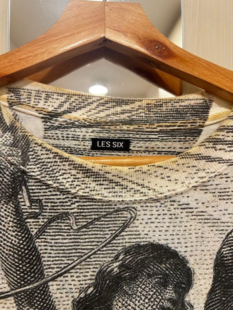 トップス Les Six SS24 Greed T Shirt
