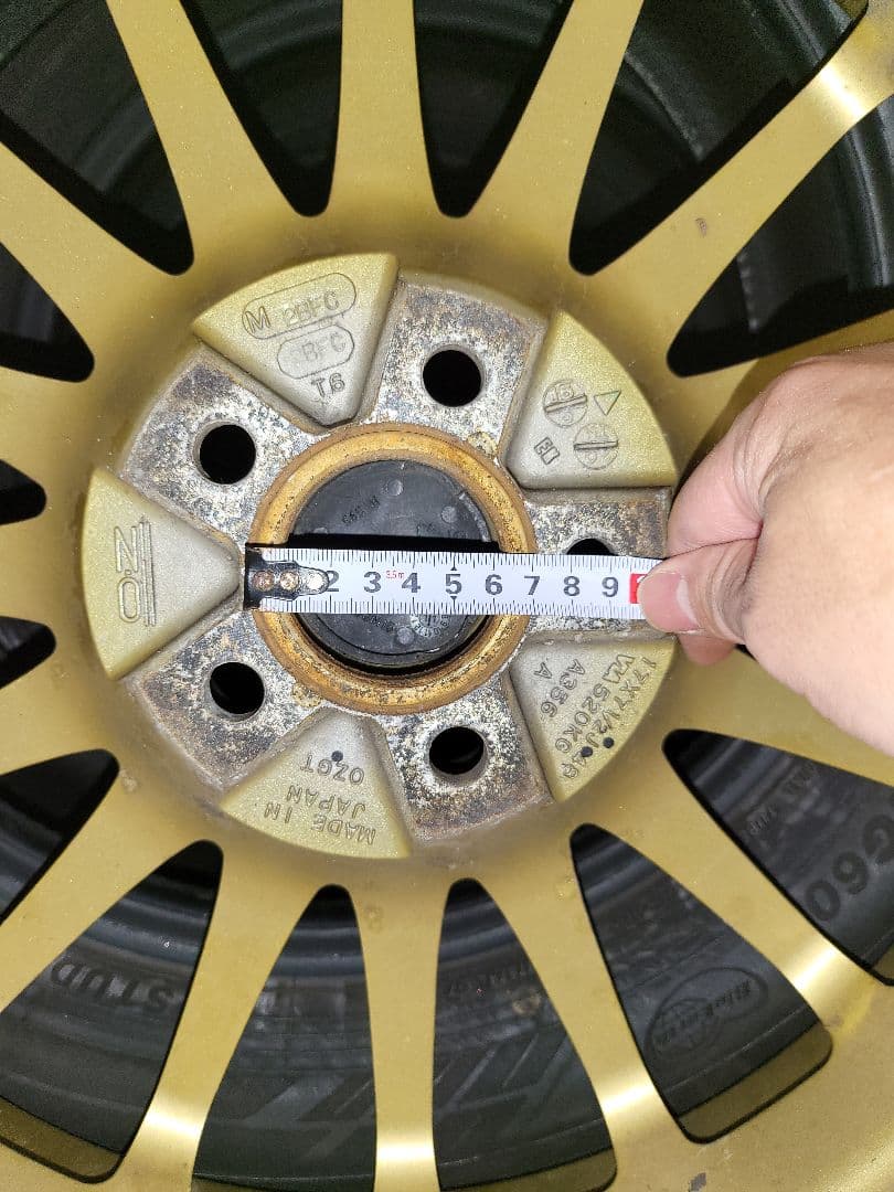 希少 OZ スーパーツーリズモ GT EVO 17インチ ゴールドホイール