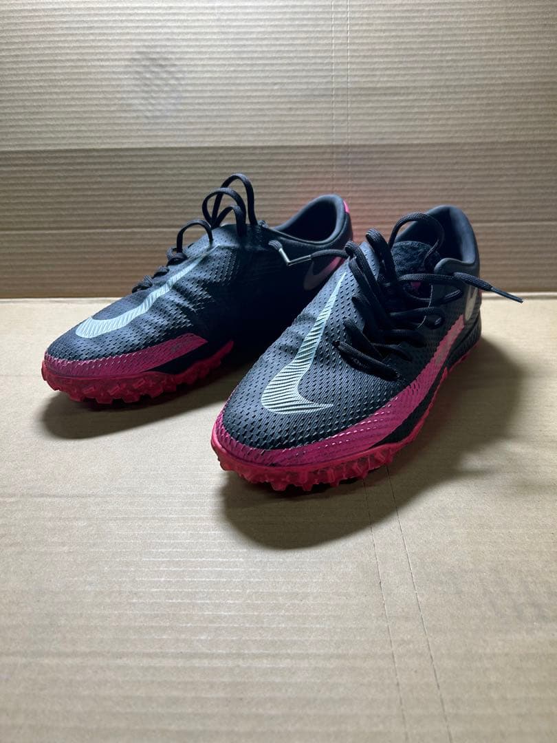 ナイキ　リアクトファントムＧＴ　ＰＲＯ　ＴＦ　２７センチ　フットサル　サッカー