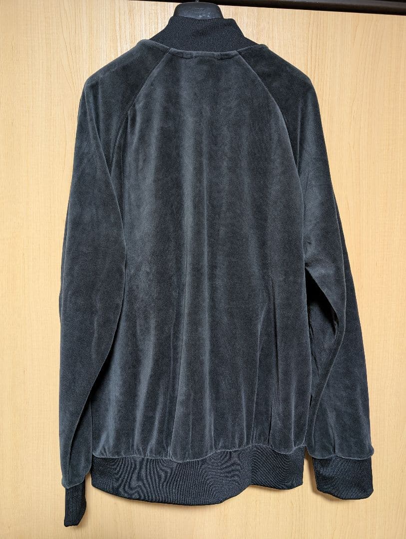 ひなお　　　adidas SST アディカラー ベロア トラックトップ