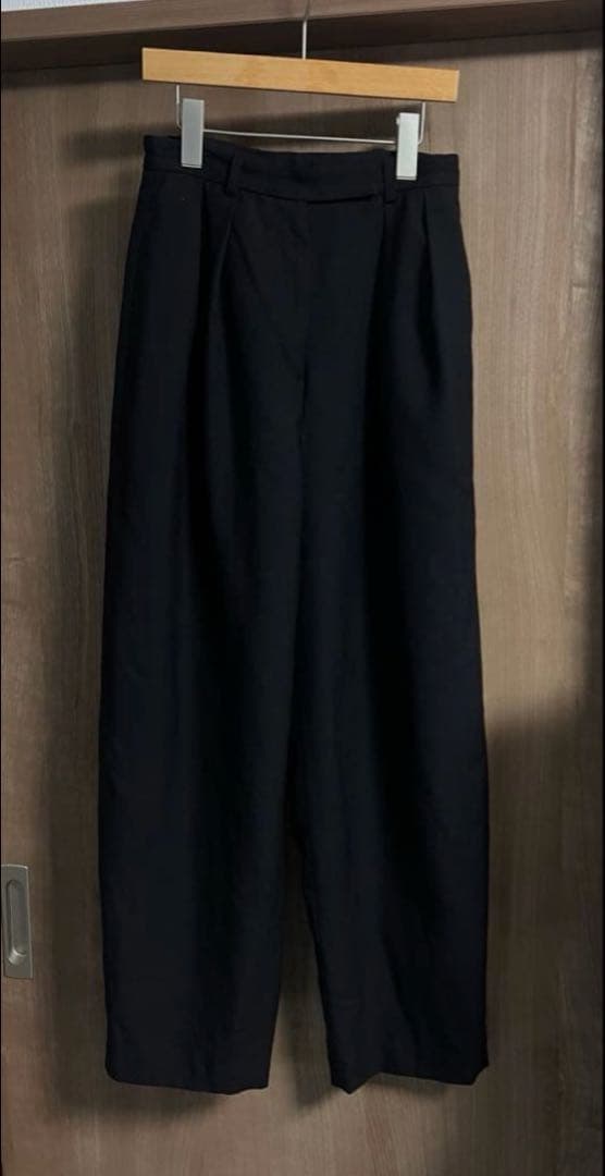 louren tuck cocoon pants ブラック