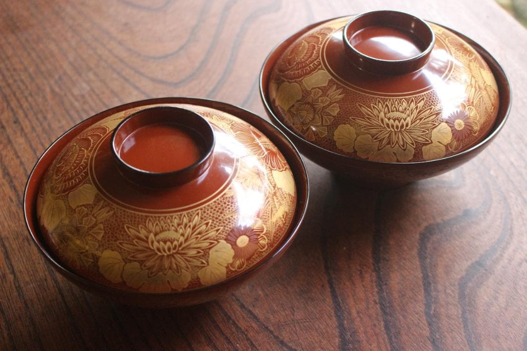 デッドストック！落ち着きある朱漆に極上花尽沈金の映えるお椀2点（検輪島塗沈金椀