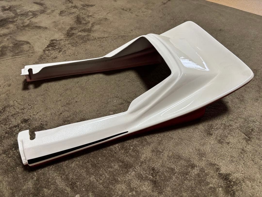 テールカウル ホワイト/レッド　CBX550F