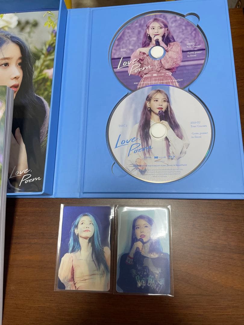 IU2019 Love Poem Blu-ray フォトブック　トレカ付き　廃盤