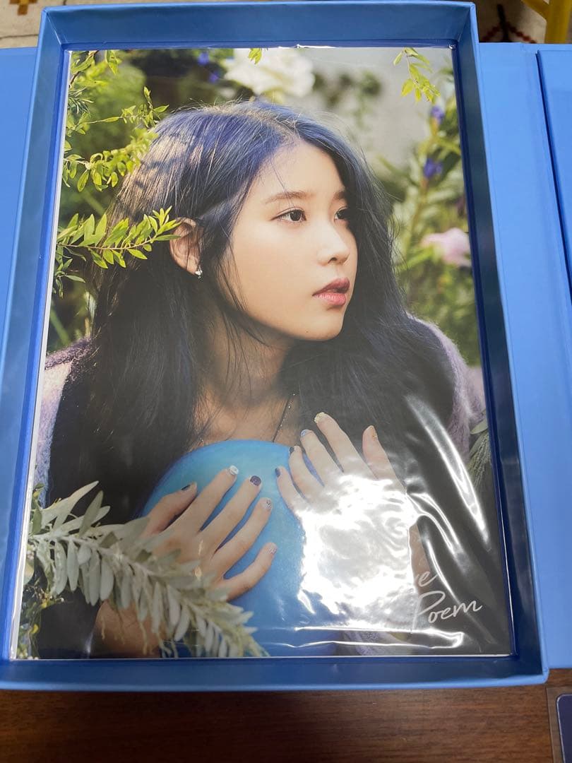 IU2019 Love Poem Blu-ray フォトブック　トレカ付き　廃盤