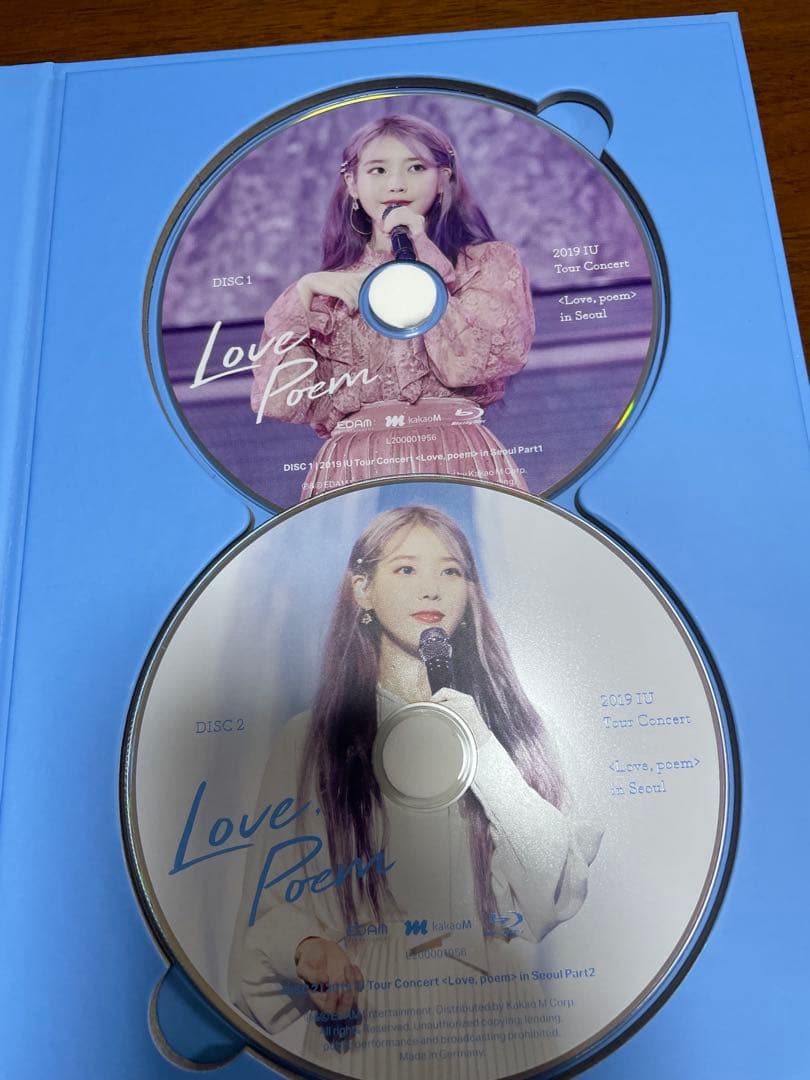 IU2019 Love Poem Blu-ray フォトブック　トレカ付き　廃盤