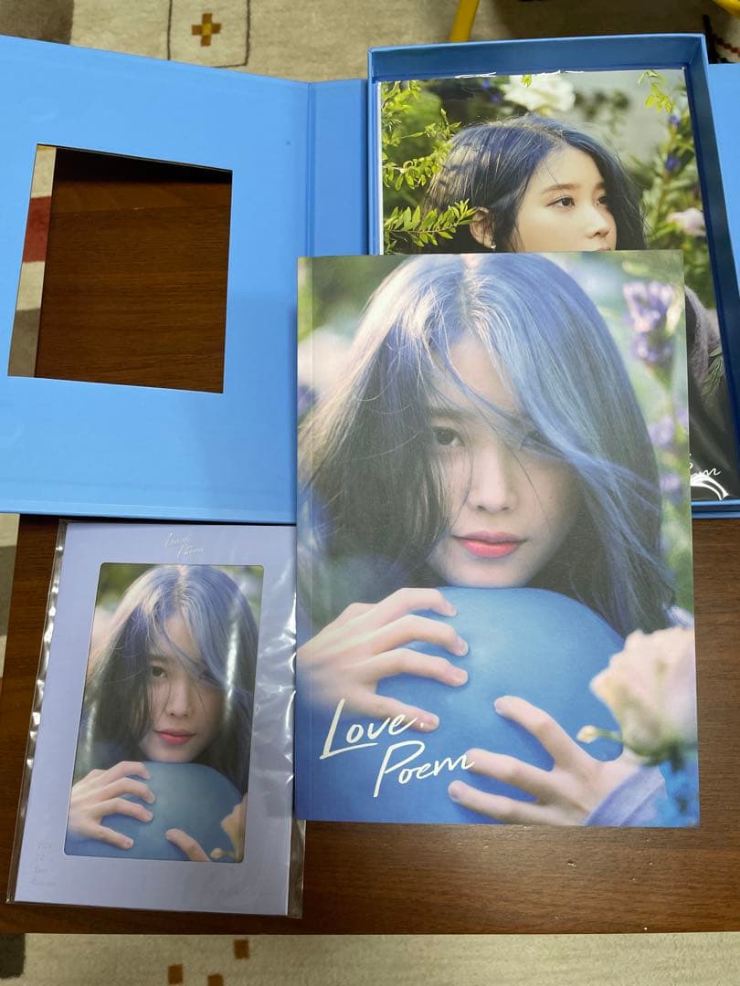 IU2019 Love Poem Blu-ray フォトブック　トレカ付き　廃盤